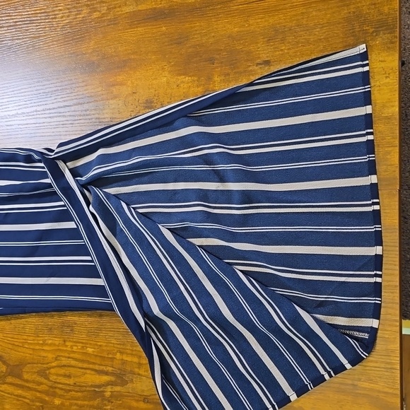 One clothing blue white cold shoulder wide leg jumpsuit women's size XS - Picture 8 of 10